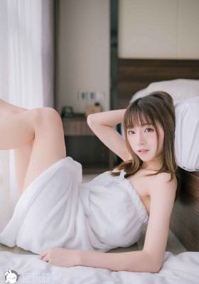 欧美比基尼泳装美女_迅雷1080
