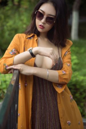 欧美针织开衫街拍_BD高清完整电影
