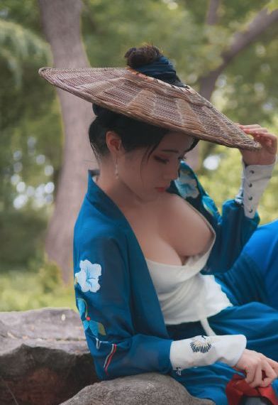欧美明星卫衣街拍图片_1080电视剧在线观看