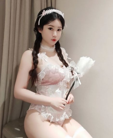 美女裸泳三级视频_158分钟完整版动漫免费观看